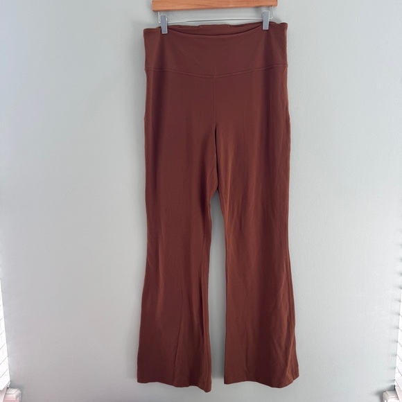 Lululemon Groove Super-High-Rise Flared Legging - Picture 4 of 16